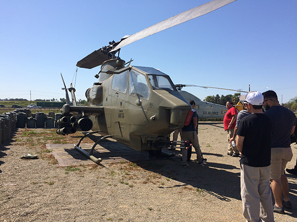 Student veterans looking at UH-1