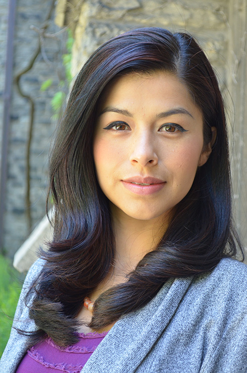 Diliana Peregrina-Kretz Headshot
